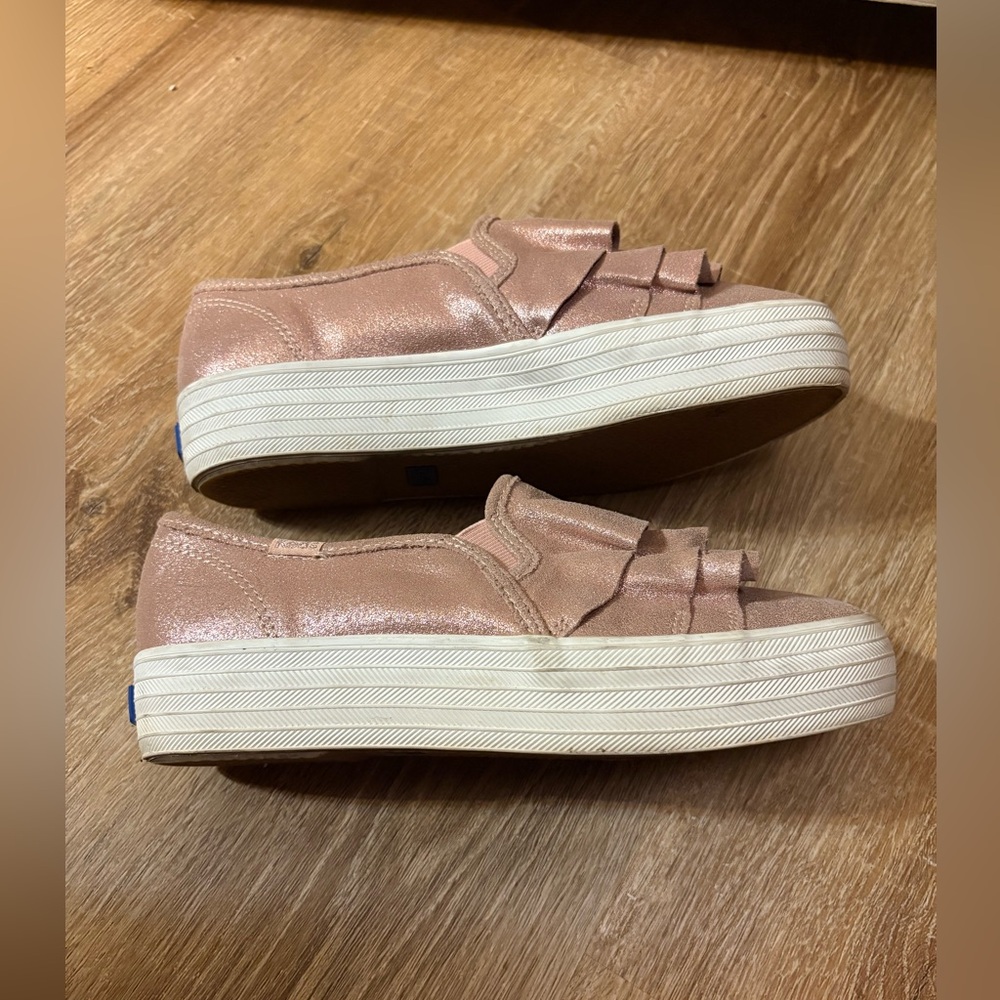 Women's Ruffled Slip-On Sneakers - Picture 2 of 6